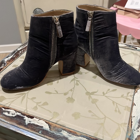 Zara collection lavender velvet platform mid ankle heeled boots - Picture 5 of 13